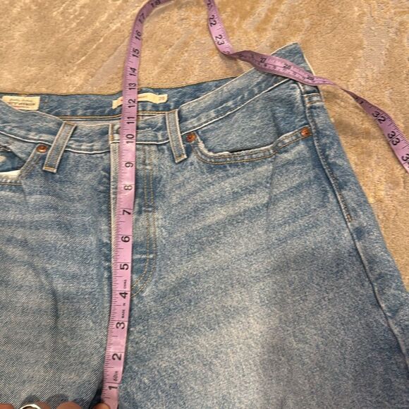 Levi’s Premium Wedgie Straight jeans size 29 distressed with button fly EUC - Picture 9 of 10